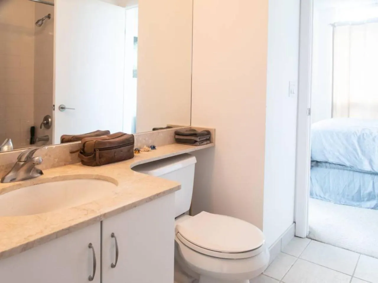 Apartment Modern 2 Bedroom Condo With Cn Tower Views Toronto