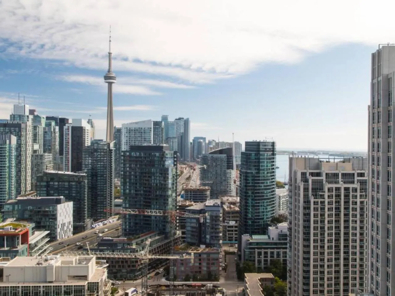 Modern 2 Bedroom Condo With Cn Tower Views Toronto 0*,